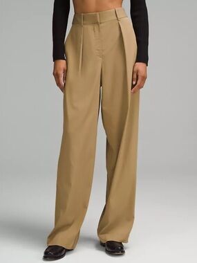 Lululemon women’s 6 pleated Wide-Leg High-Waist Trousers in Khaki